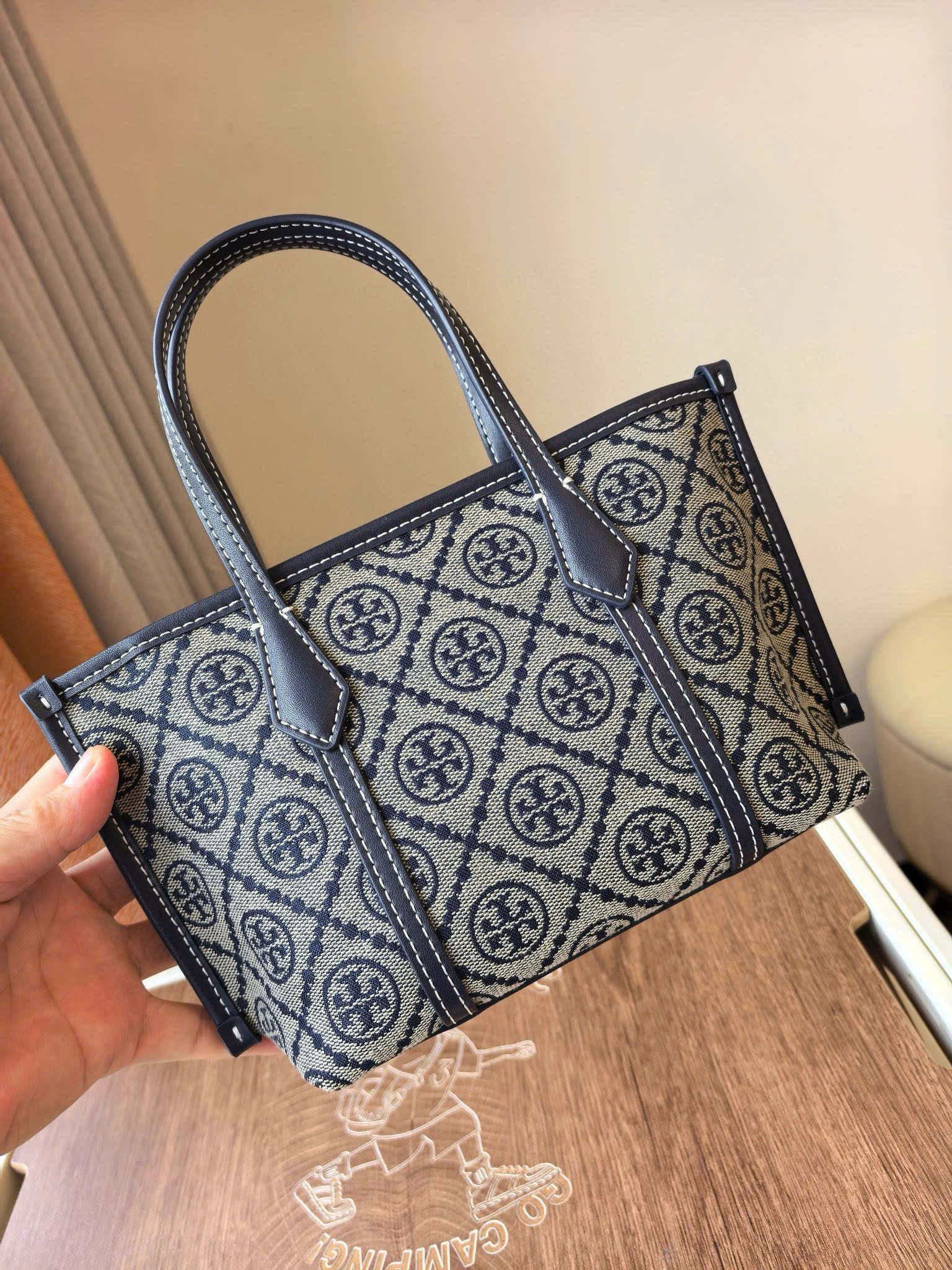 Túi Tory Burch Perry Mini Tote 178177 – thiết kế mini thanh lịch
