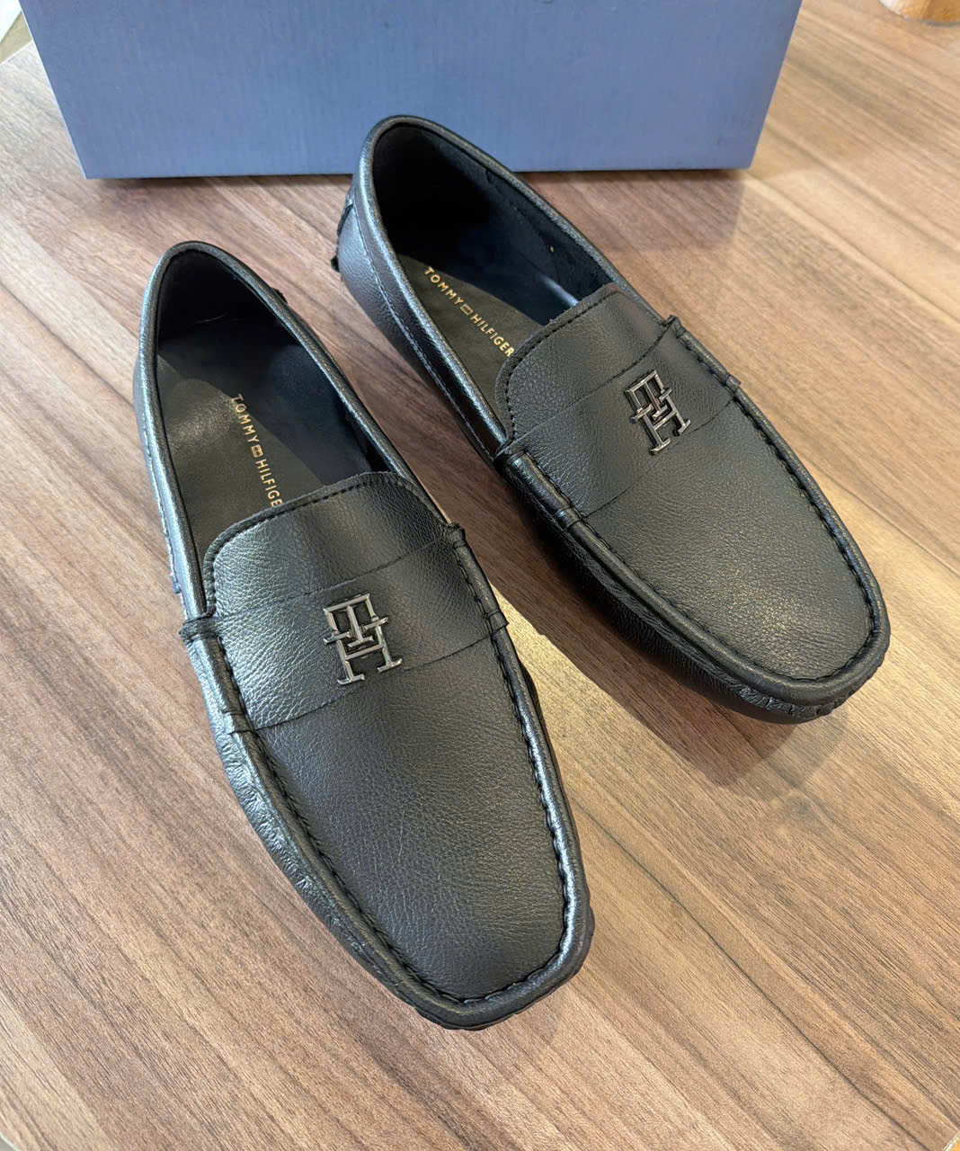 Giày mọi nam Tommy Hilfiger – da bò mềm, full hộp