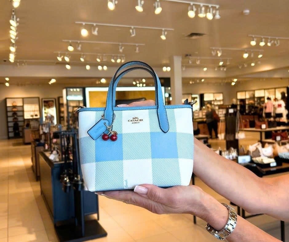 Coach City Mini Tote Gingham CEU32 – thiết kế mini trẻ trung