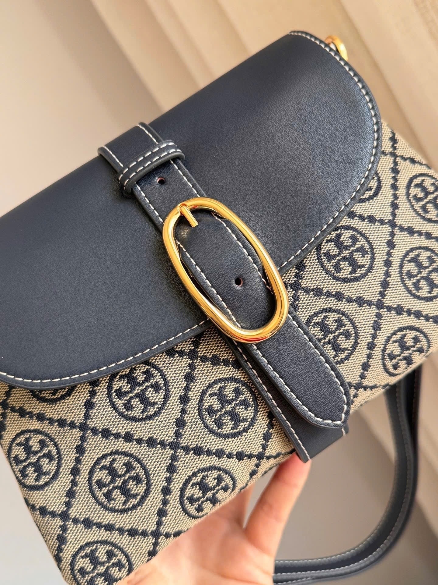Tory Burch Monogram Soft Small Shoulder Bag 178826 – thiết kế mềm mại, thanh lịch