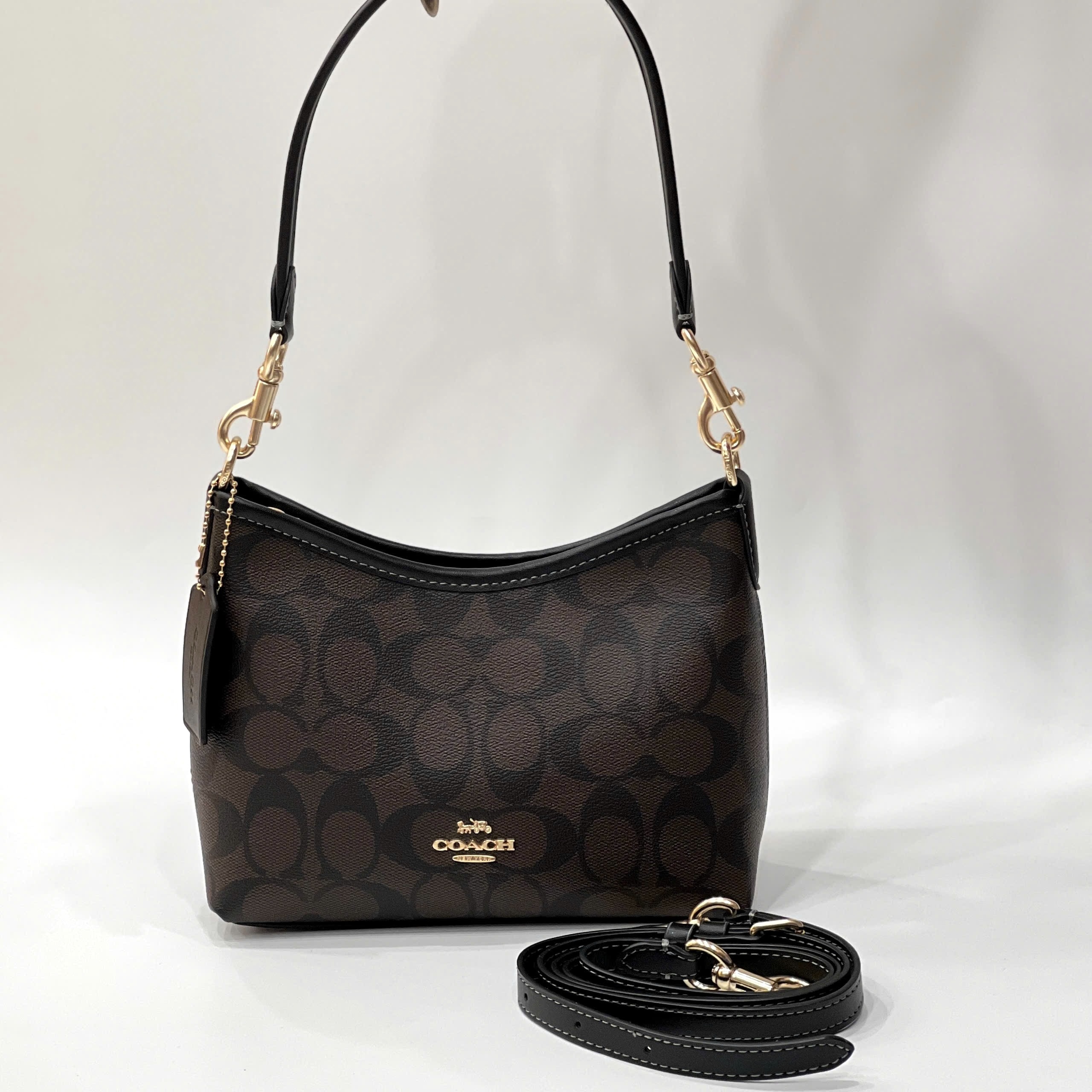 Coach Laurel Mini Bag CBH16 – thiết kế mini nhỏ gọn, thanh lịch